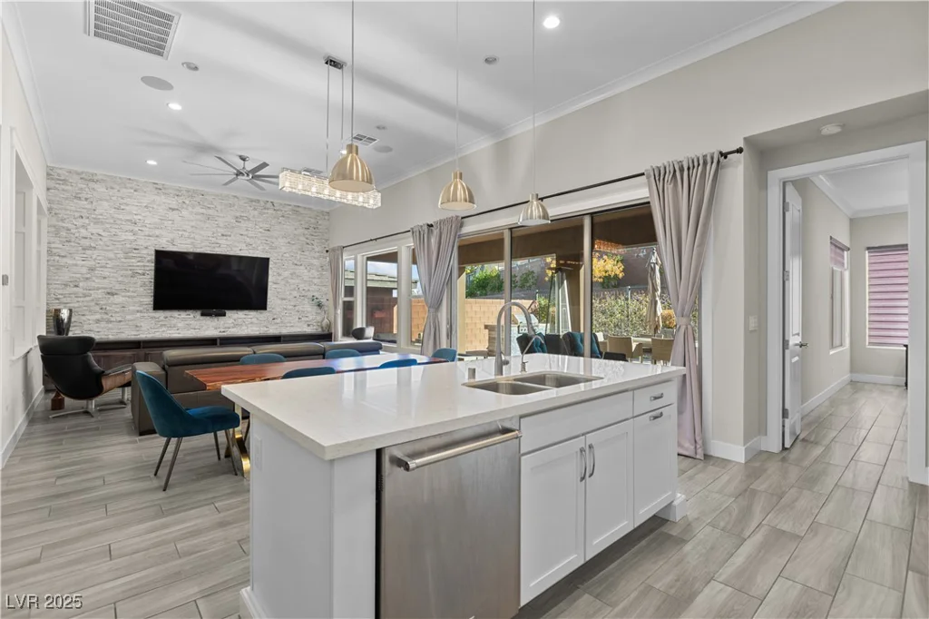 10107 Regency Square, Las Vegas, NV 89148