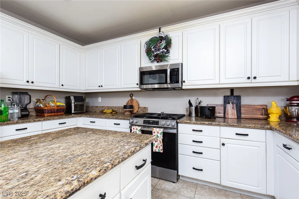 6513 Diamond Point, North Las Vegas, NV 89084