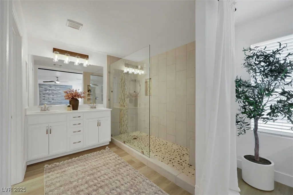 11360 McKinney Falls, Las Vegas, NV 89141