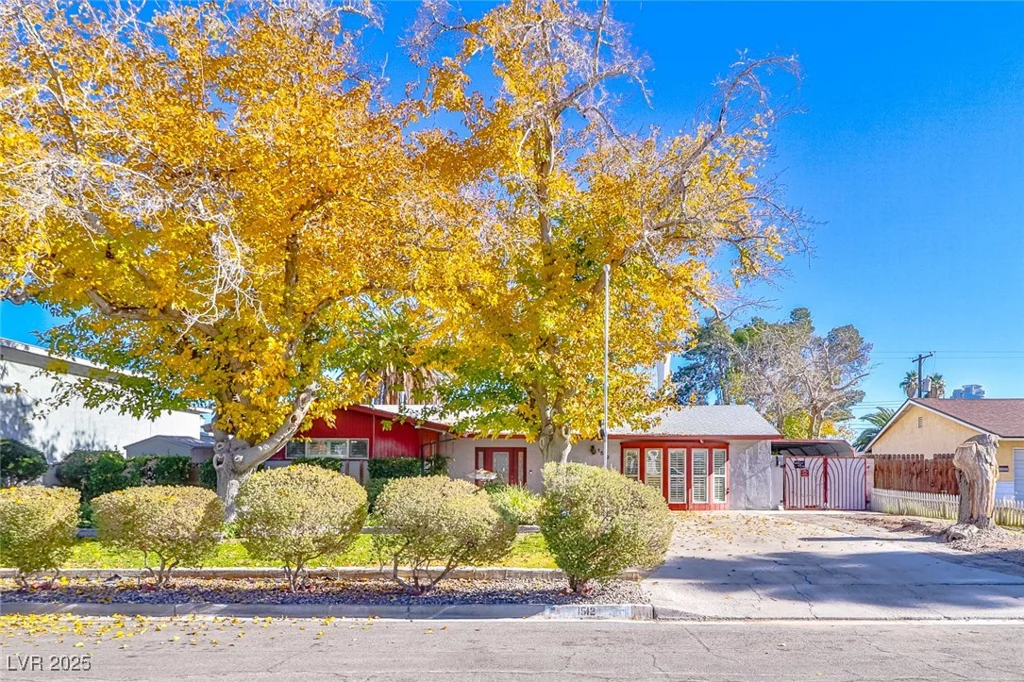 1512 Inverness, Las Vegas, NV 89102