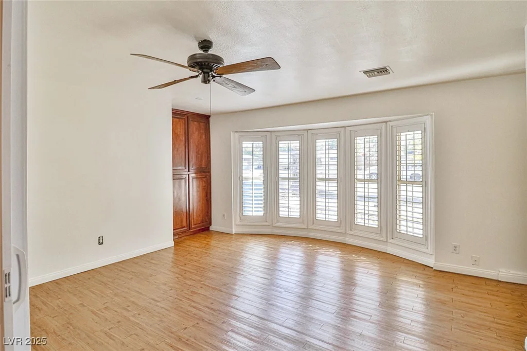 1512 Inverness, Las Vegas, NV 89102