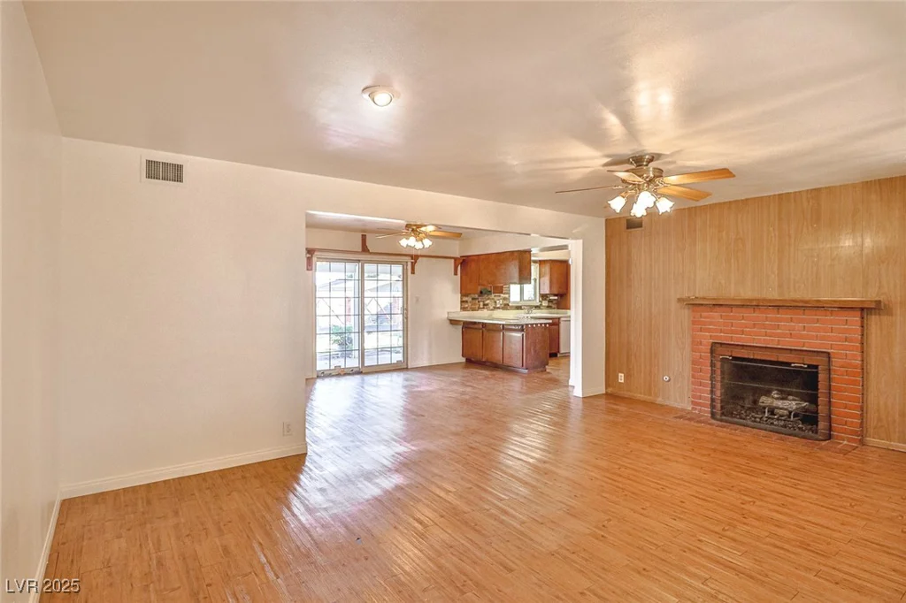 1512 Inverness, Las Vegas, NV 89102