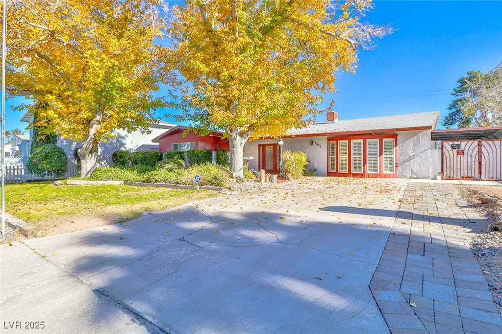 1512 Inverness, Las Vegas, NV 89102