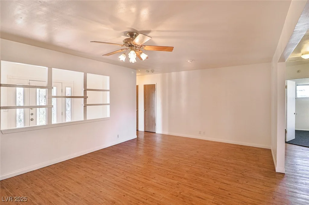 1512 Inverness, Las Vegas, NV 89102