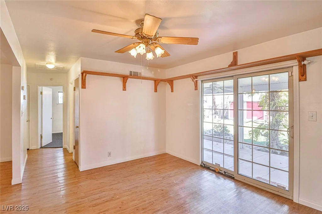 1512 Inverness, Las Vegas, NV 89102