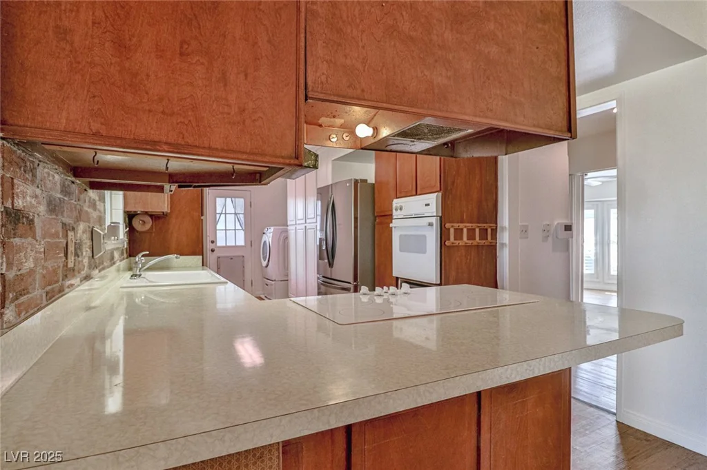 1512 Inverness, Las Vegas, NV 89102