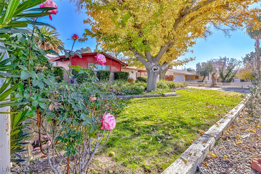 1512 Inverness, Las Vegas, NV 89102