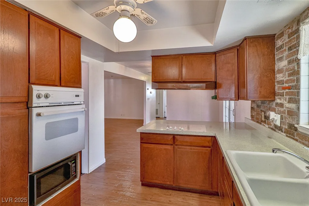 1512 Inverness, Las Vegas, NV 89102