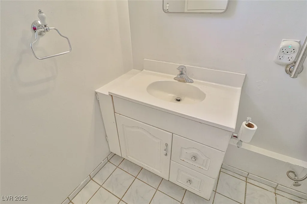 1512 Inverness, Las Vegas, NV 89102