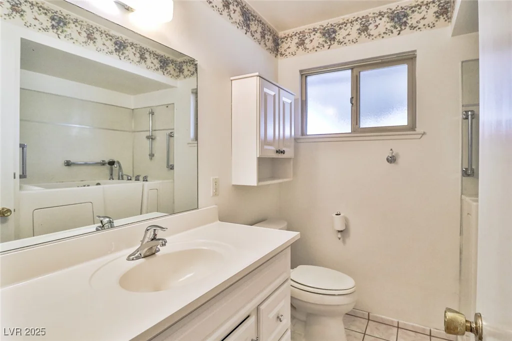 1512 Inverness, Las Vegas, NV 89102