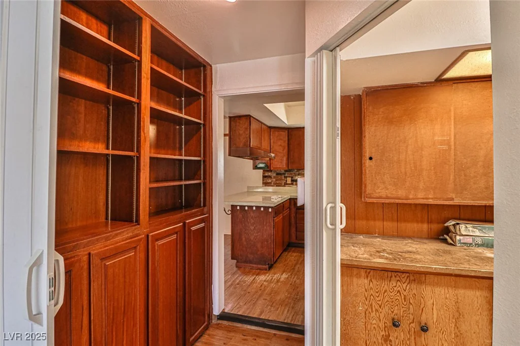 1512 Inverness, Las Vegas, NV 89102