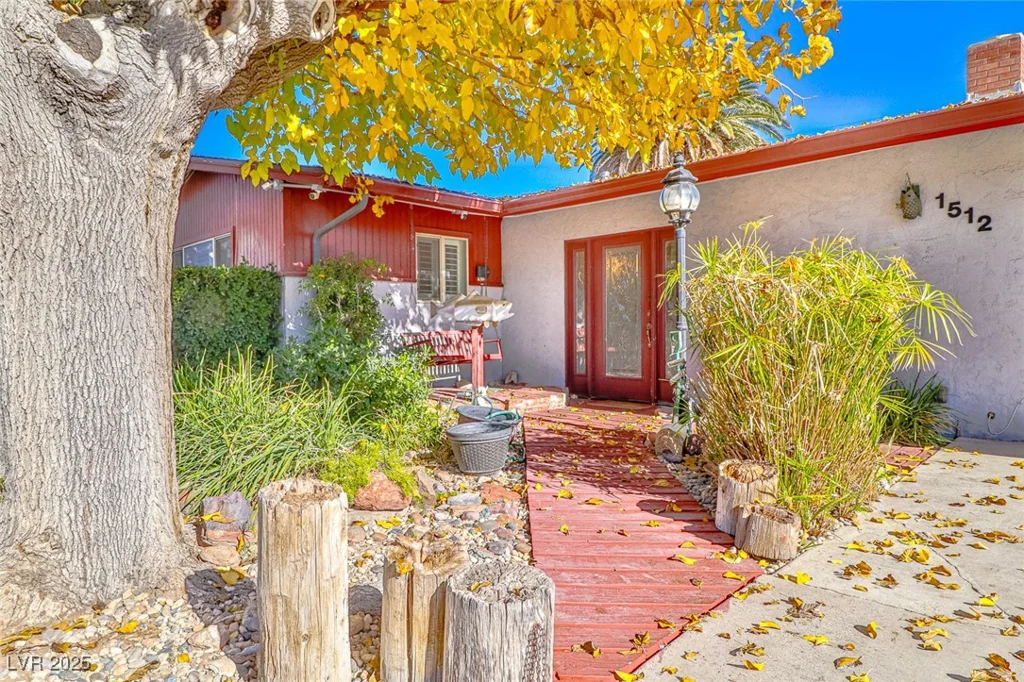 1512 Inverness, Las Vegas, NV 89102