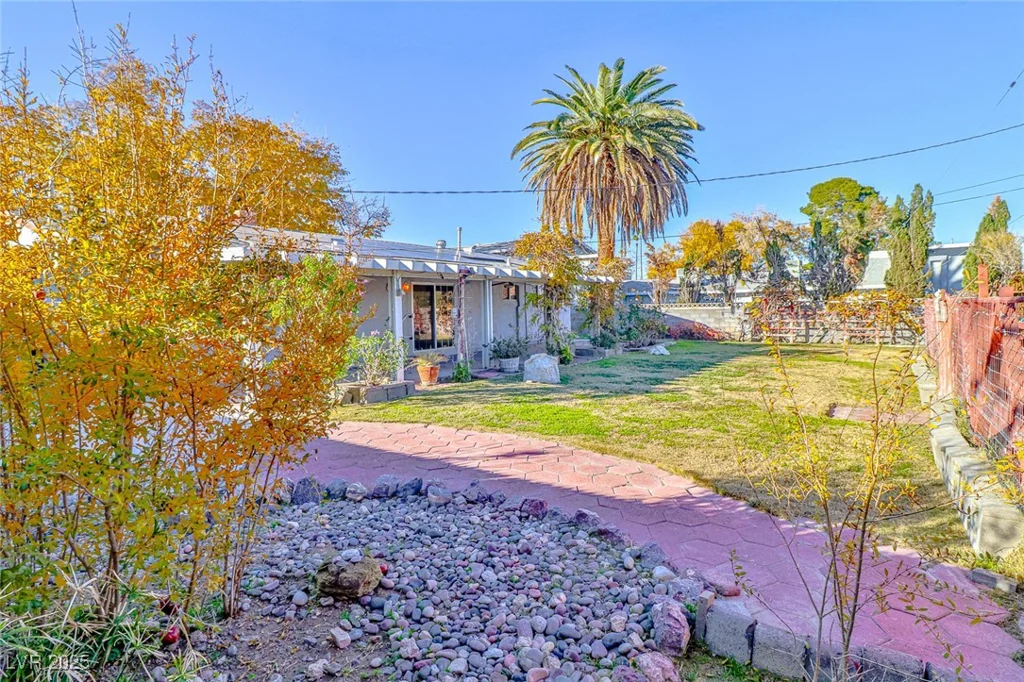 1512 Inverness, Las Vegas, NV 89102