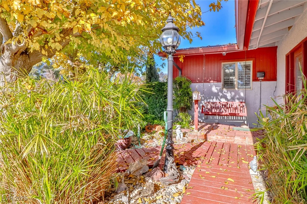 1512 Inverness, Las Vegas, NV 89102