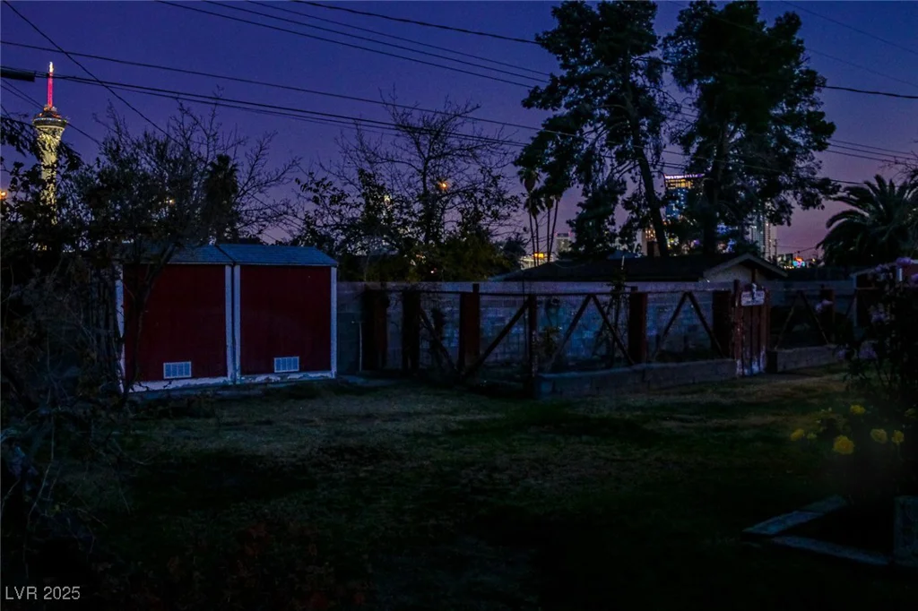 1512 Inverness, Las Vegas, NV 89102