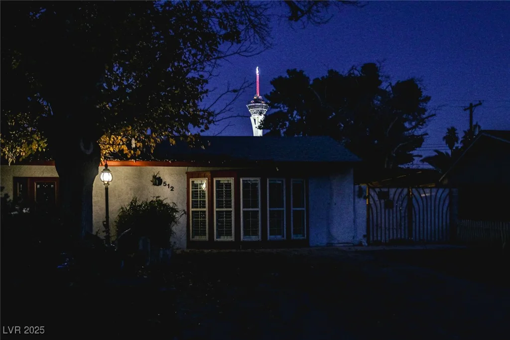 1512 Inverness, Las Vegas, NV 89102