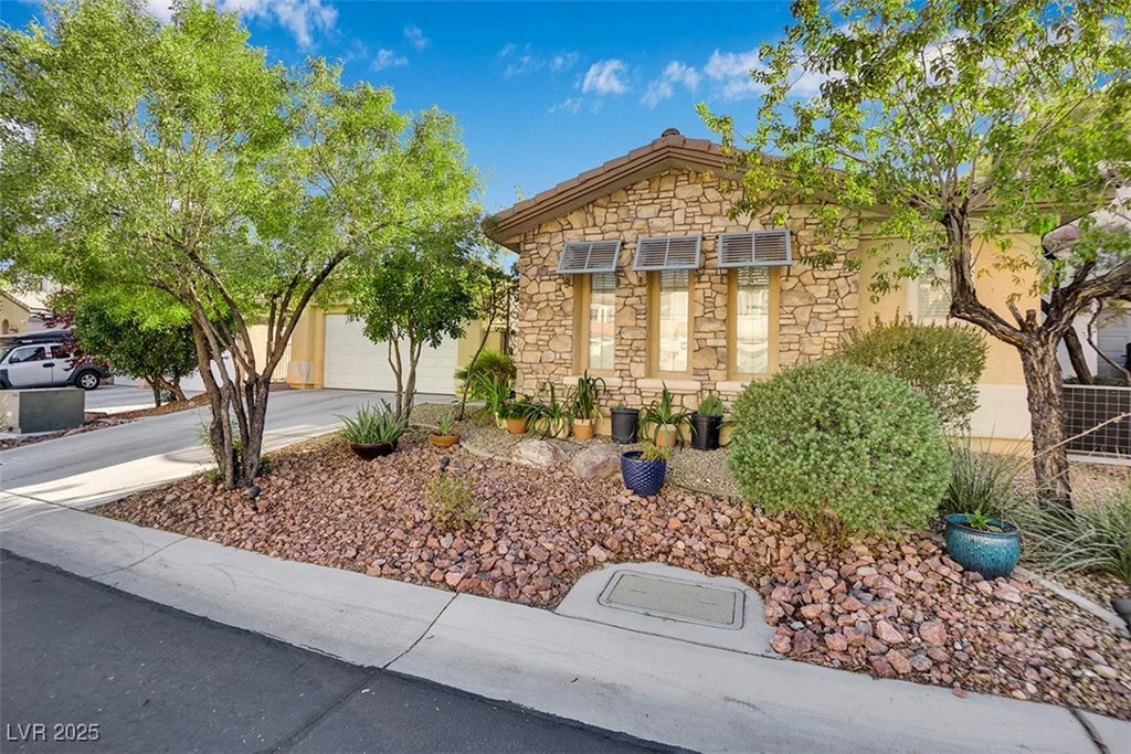 8359 Nelson Ridge, Las Vegas, NV 89178