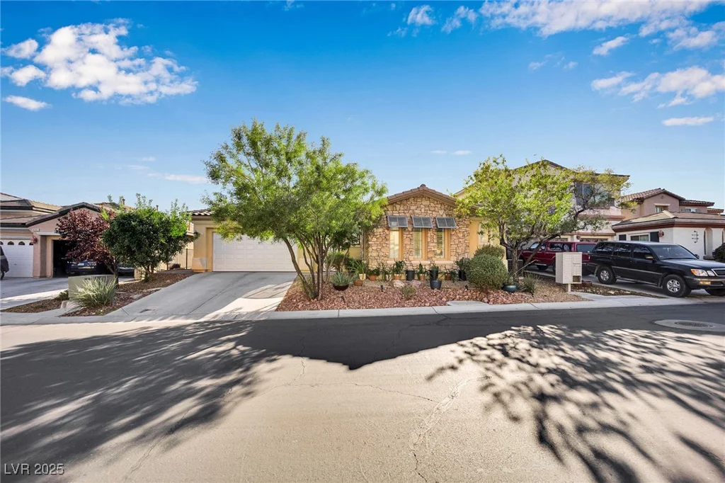 8359 Nelson Ridge, Las Vegas, NV 89178