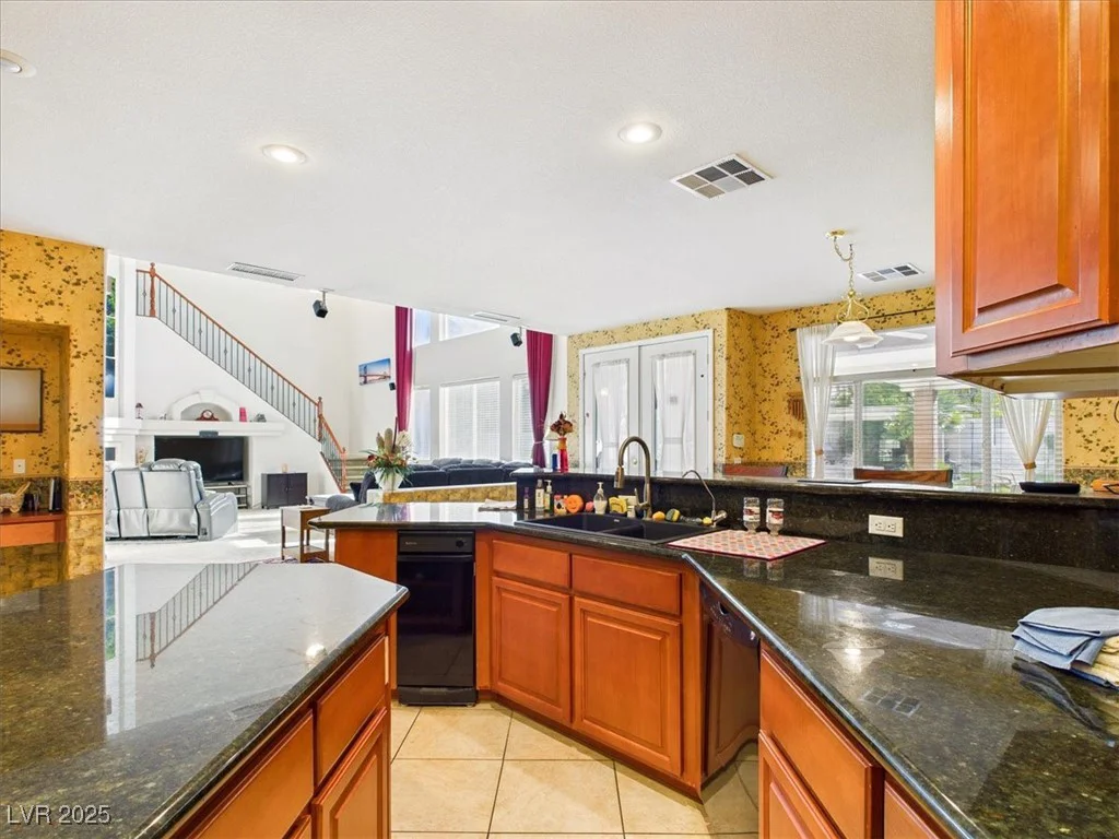 321 Whispering Tree, Las Vegas, NV 89183