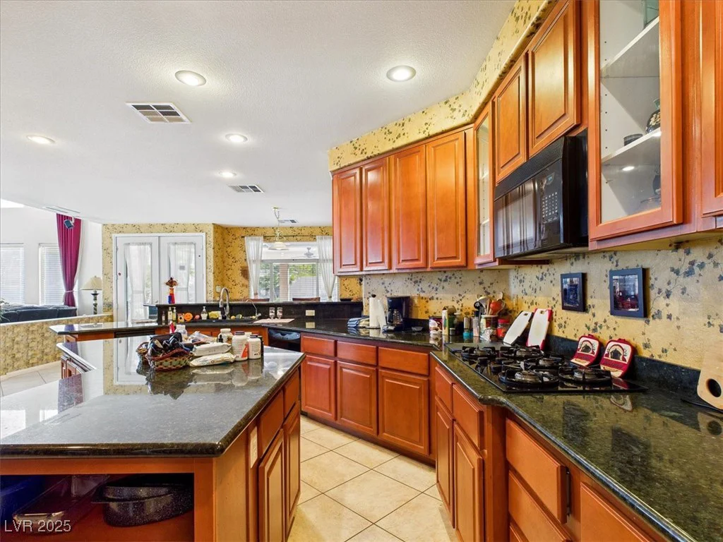 321 Whispering Tree, Las Vegas, NV 89183