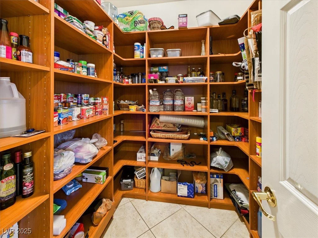321 Whispering Tree, Las Vegas, NV 89183