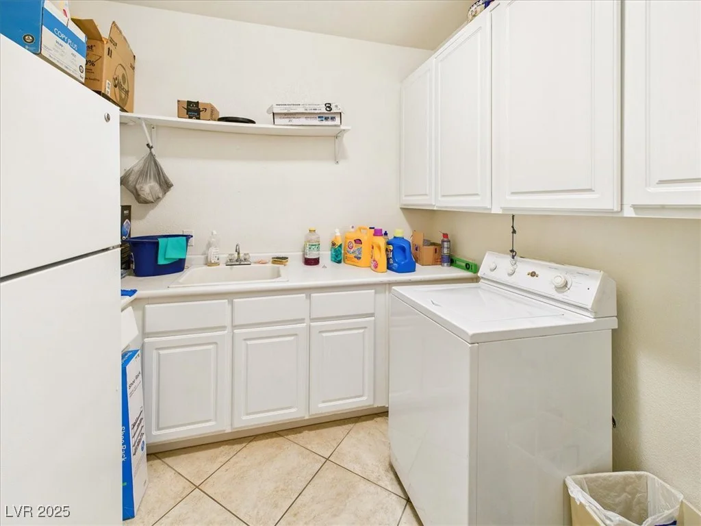 321 Whispering Tree, Las Vegas, NV 89183