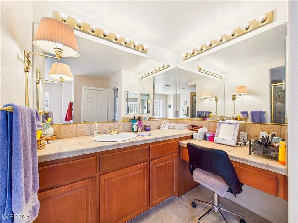 321 Whispering Tree, Las Vegas, NV 89183
