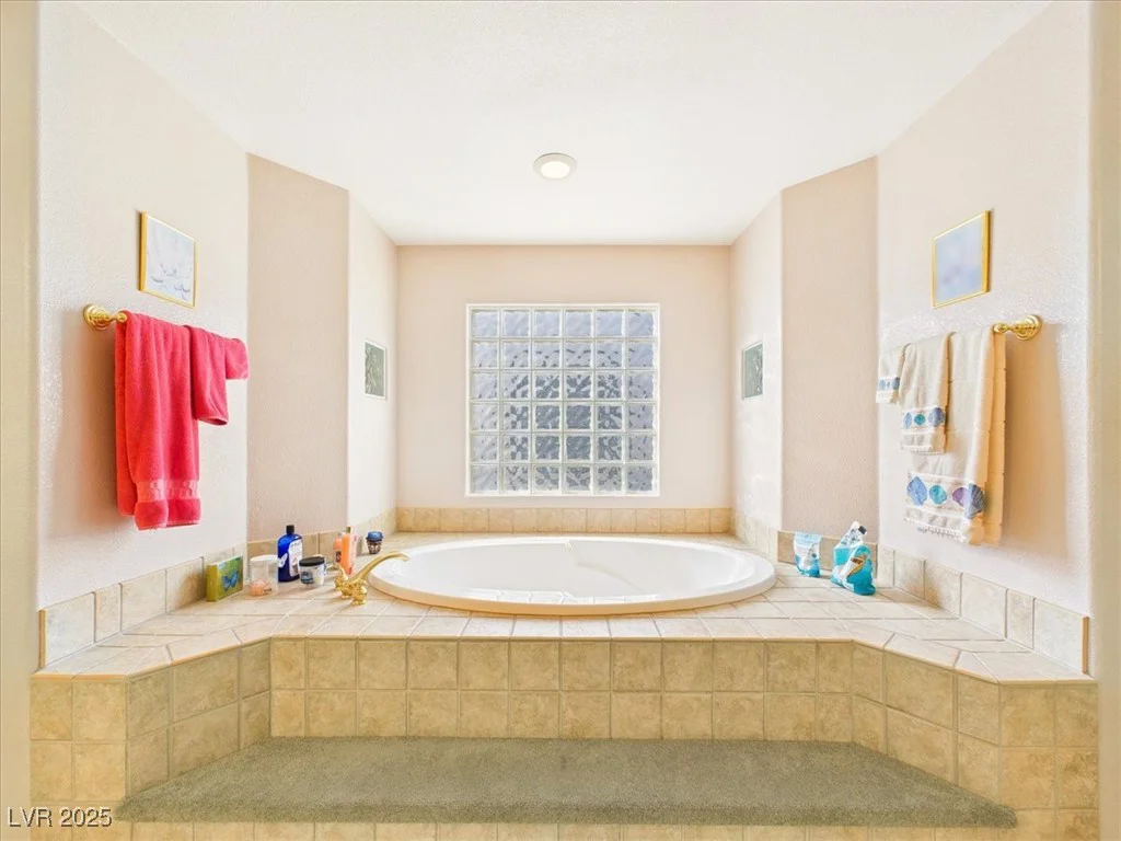 321 Whispering Tree, Las Vegas, NV 89183