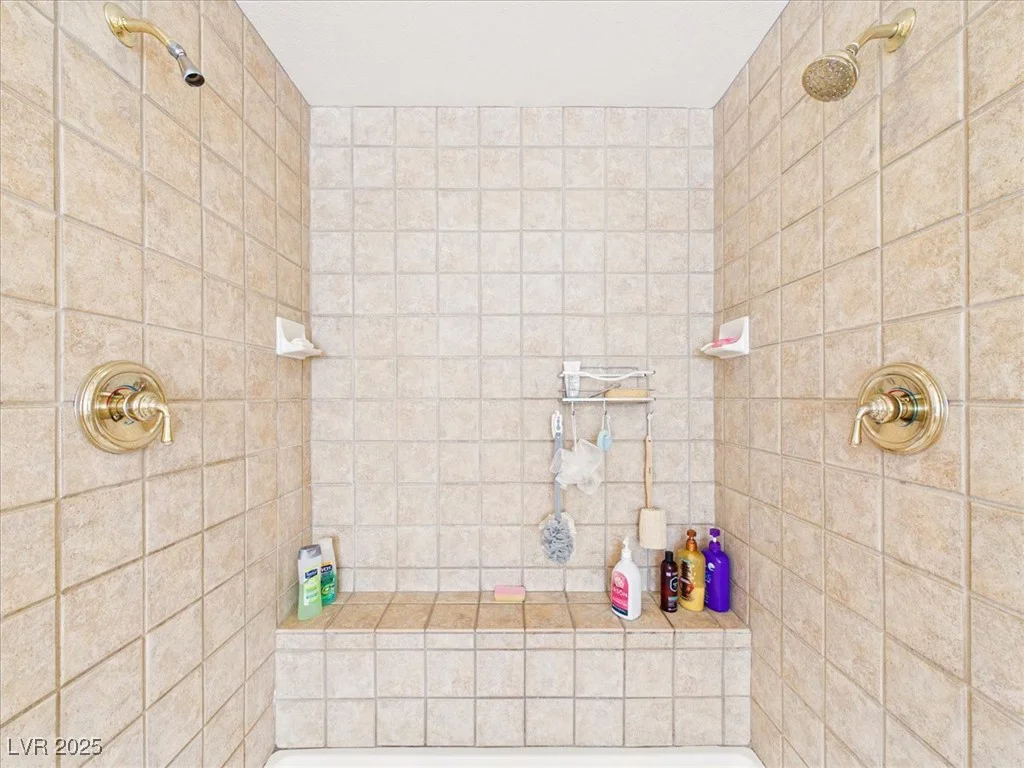 321 Whispering Tree, Las Vegas, NV 89183