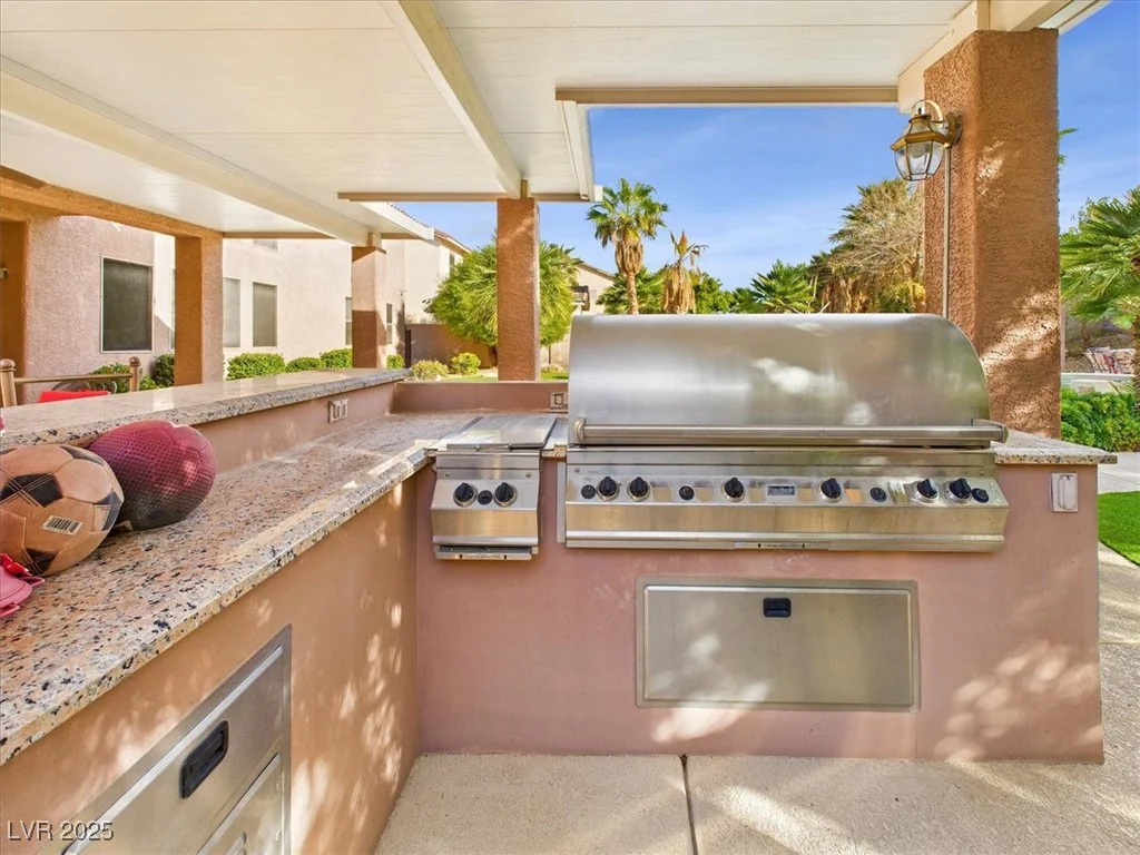 321 Whispering Tree, Las Vegas, NV 89183