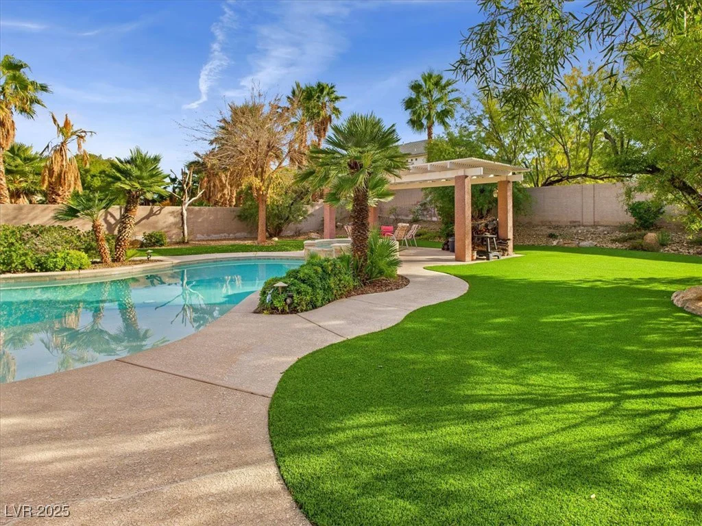 321 Whispering Tree, Las Vegas, NV 89183