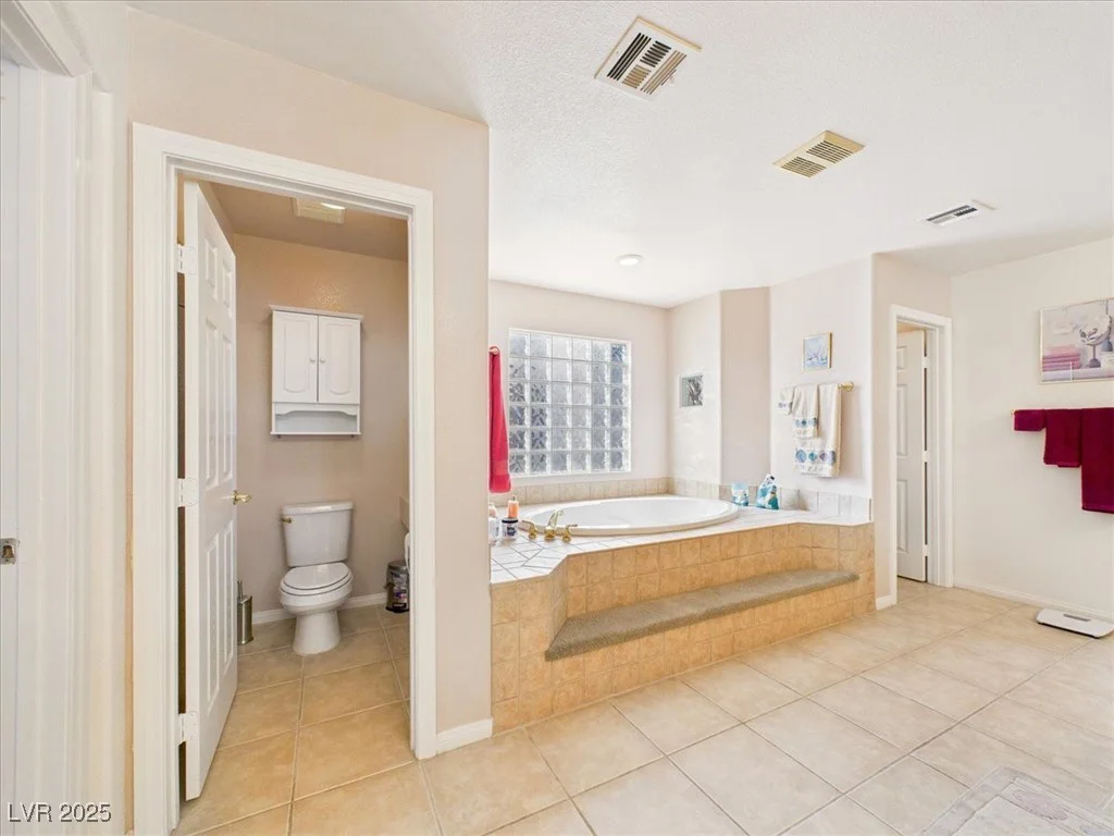 321 Whispering Tree, Las Vegas, NV 89183