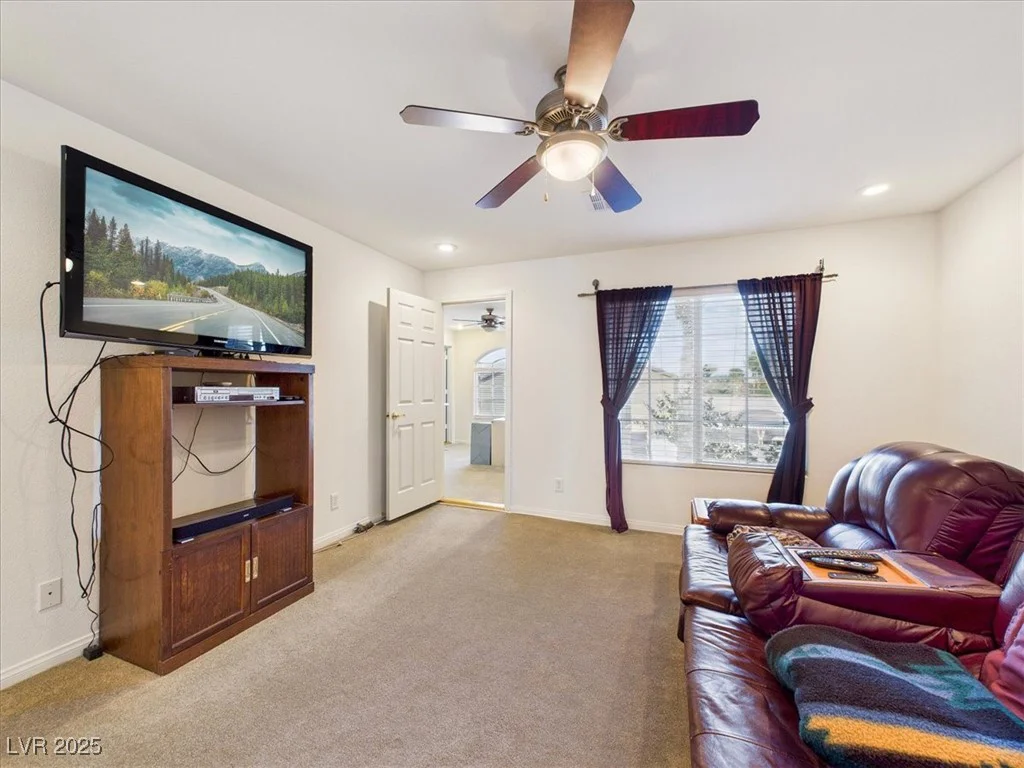 321 Whispering Tree, Las Vegas, NV 89183