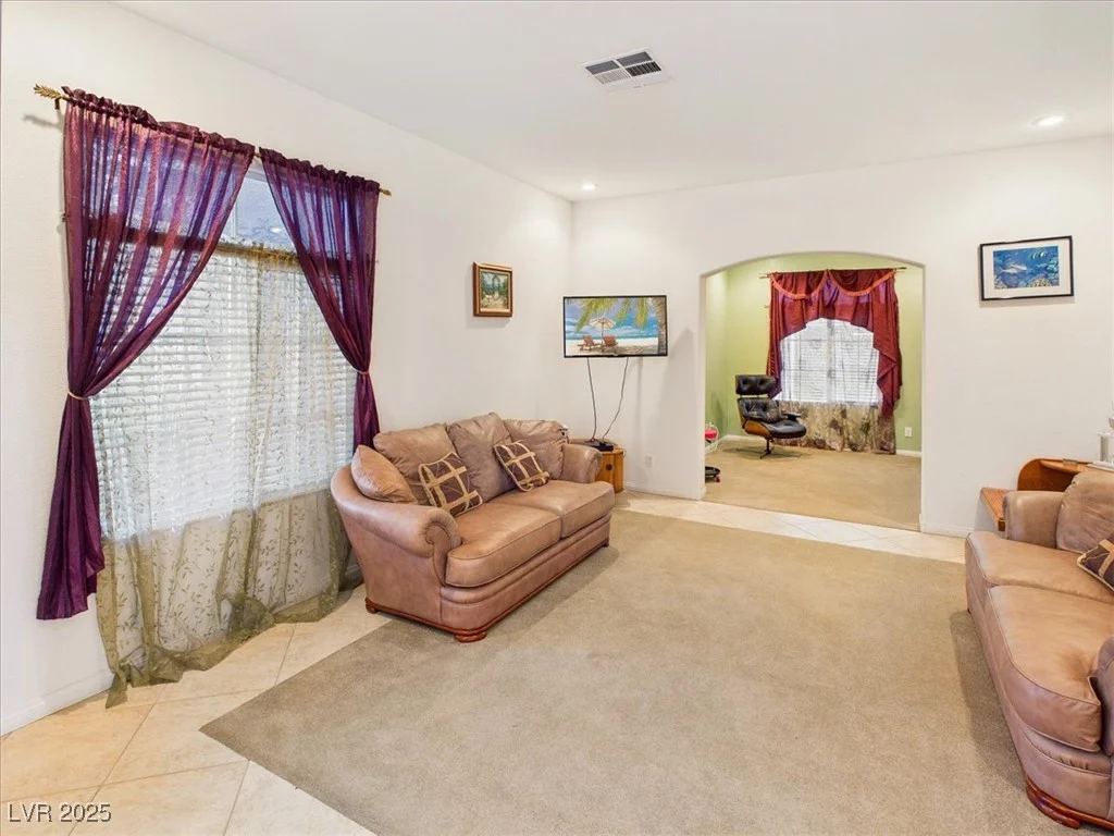 321 Whispering Tree, Las Vegas, NV 89183