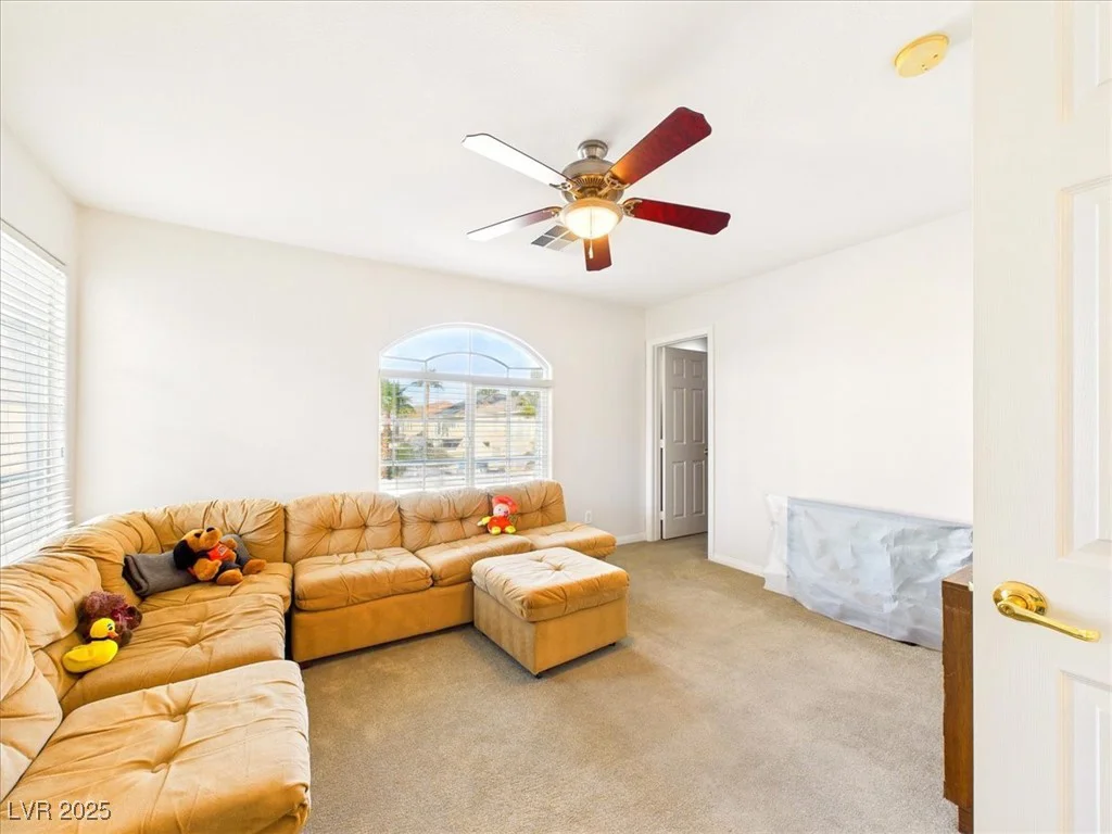 321 Whispering Tree, Las Vegas, NV 89183