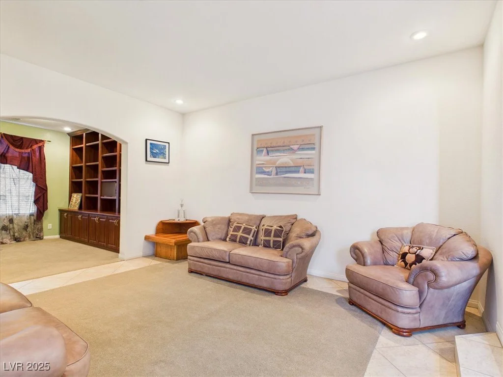 321 Whispering Tree, Las Vegas, NV 89183
