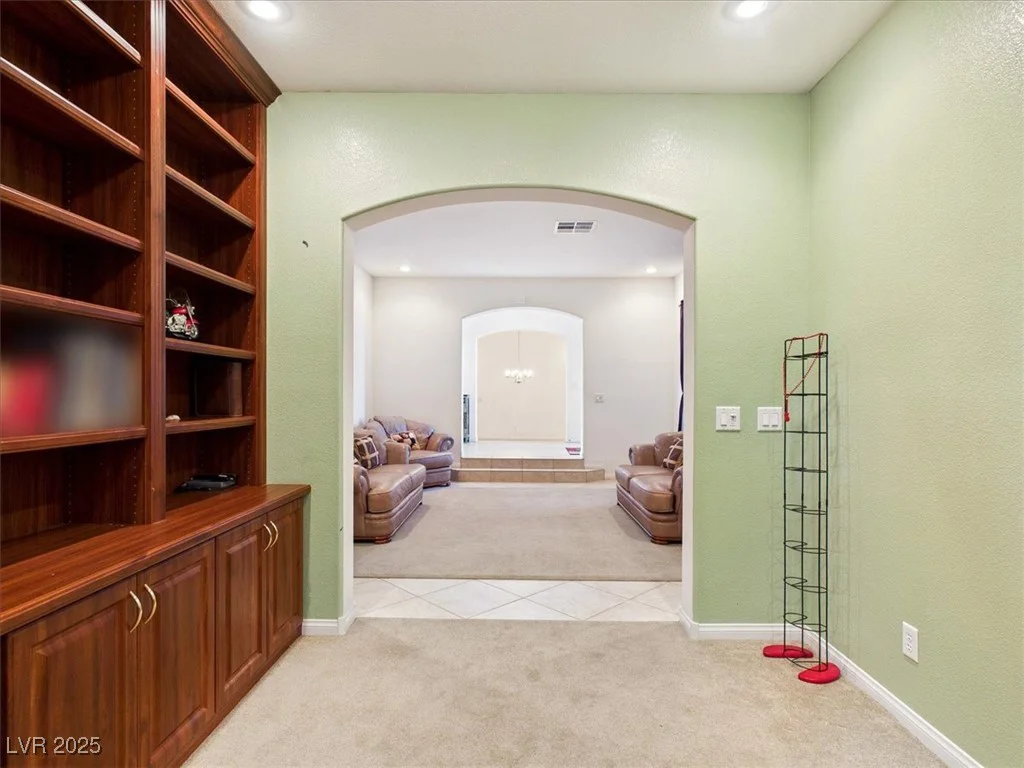 321 Whispering Tree, Las Vegas, NV 89183
