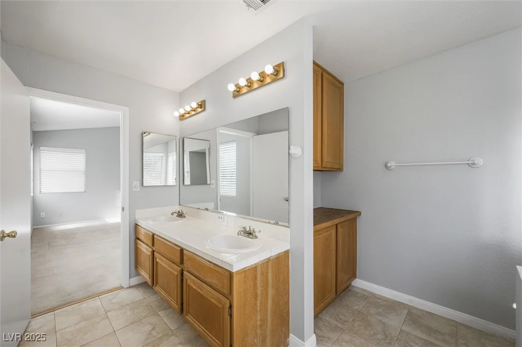 84 Urbana, Henderson, NV 89074