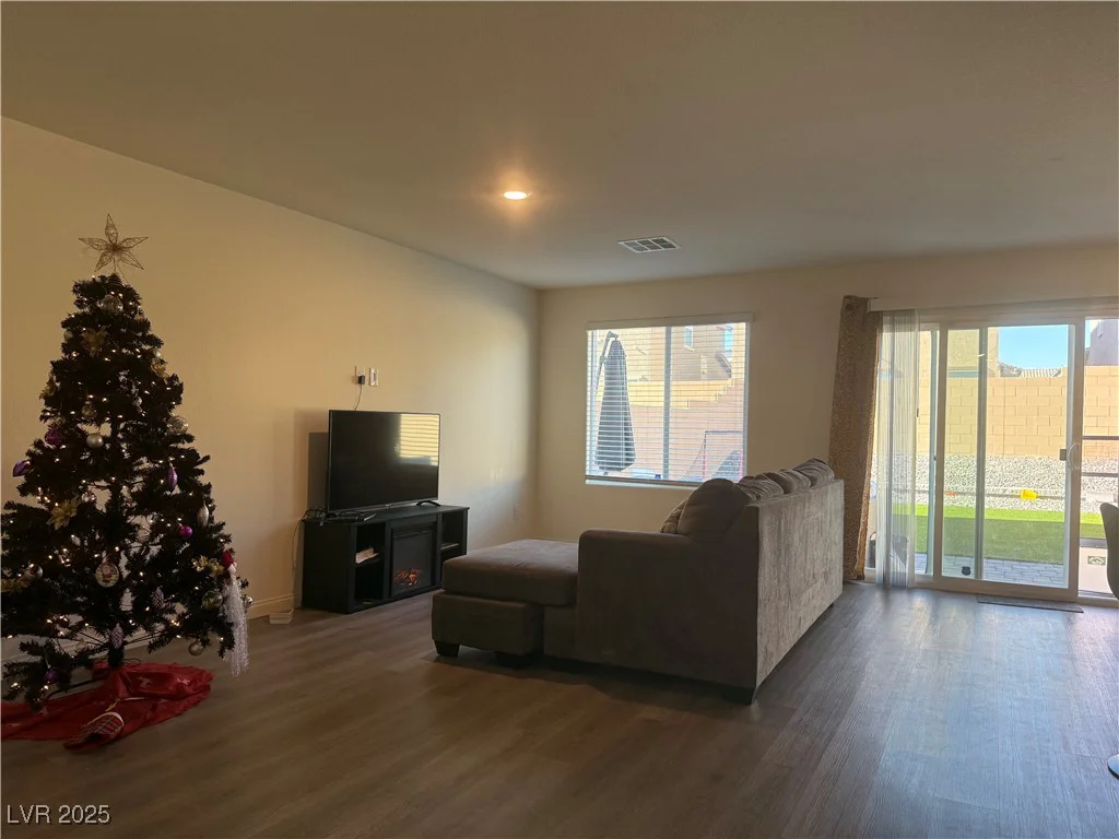 5647 Mesa Sedona, North Las Vegas, NV 89081