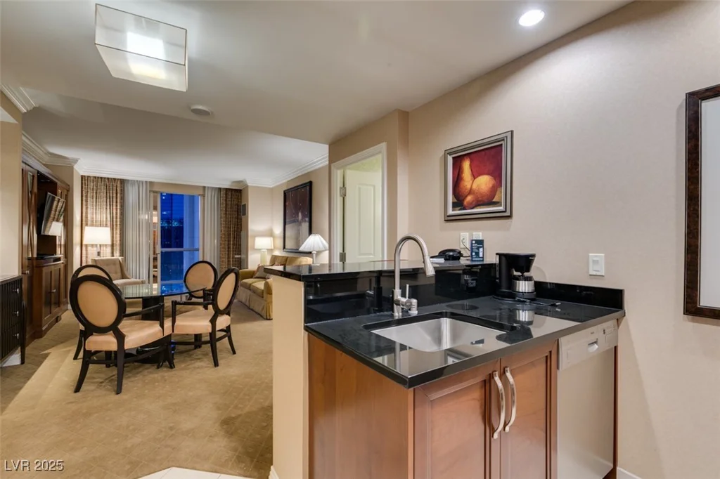 145 HARMON, Las Vegas, NV 89109