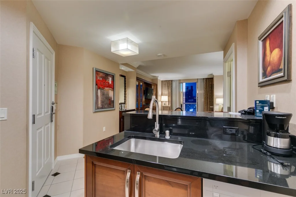 145 HARMON, Las Vegas, NV 89109