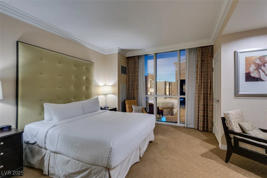 145 HARMON, Las Vegas, NV 89109
