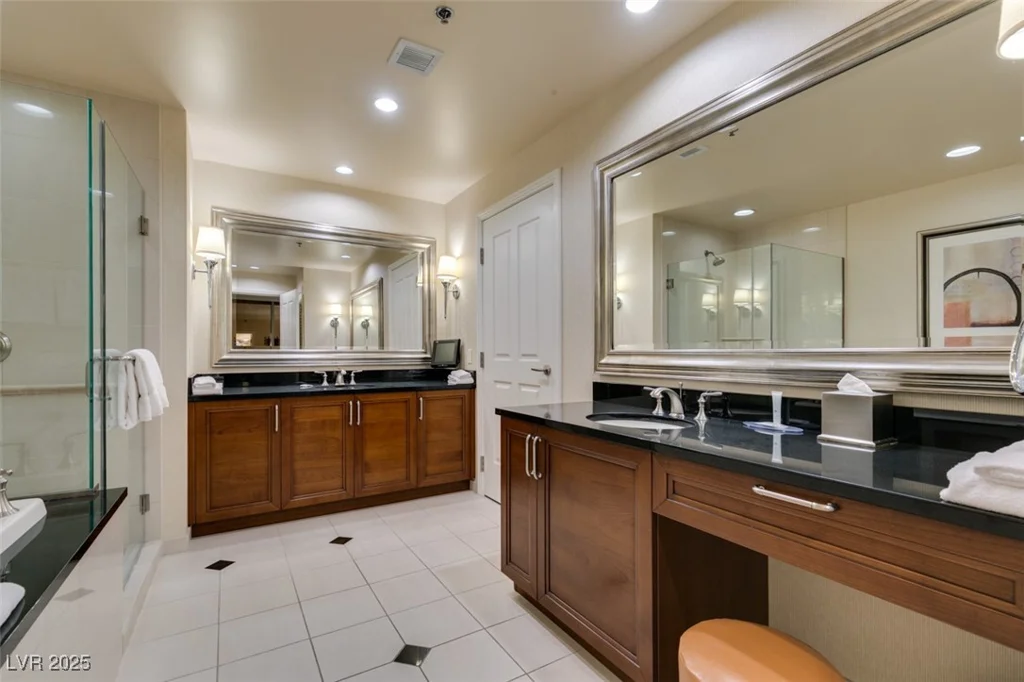 145 HARMON, Las Vegas, NV 89109