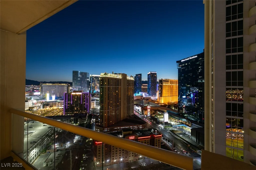 145 HARMON, Las Vegas, NV 89109