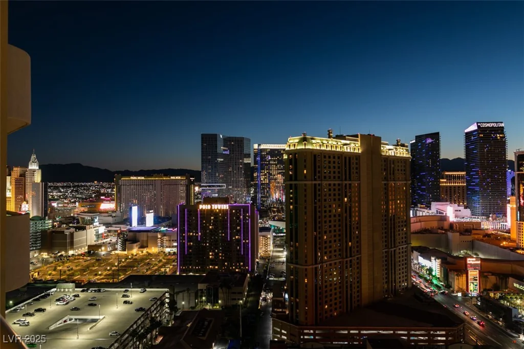 145 HARMON, Las Vegas, NV 89109