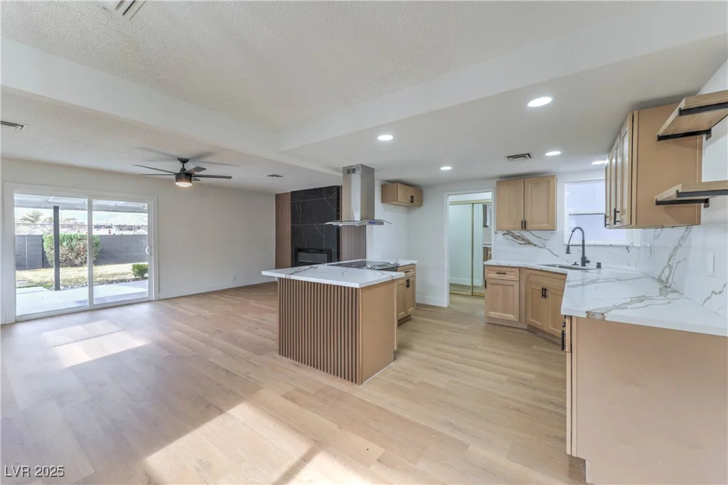 109 Hyacinth, Las Vegas, NV 89107