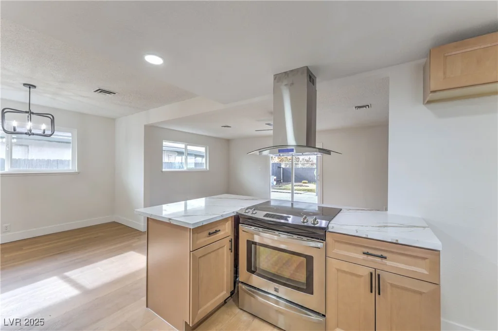 109 Hyacinth, Las Vegas, NV 89107