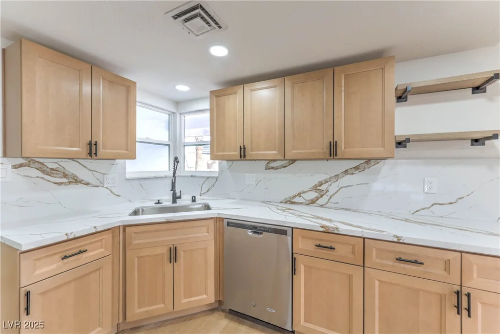 109 Hyacinth, Las Vegas, NV 89107
