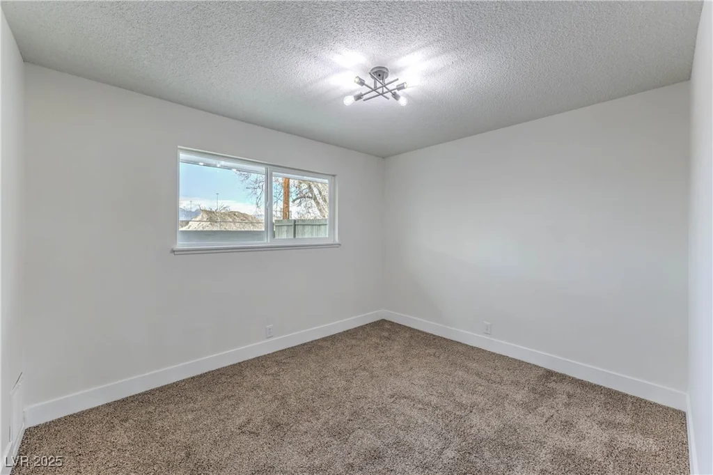 109 Hyacinth, Las Vegas, NV 89107