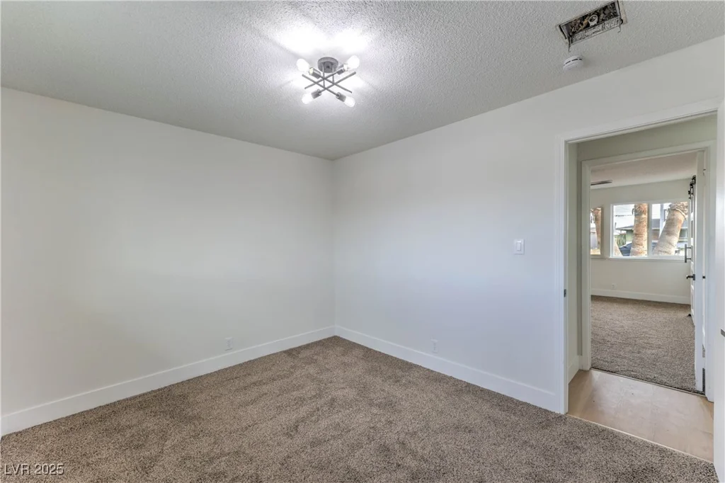109 Hyacinth, Las Vegas, NV 89107